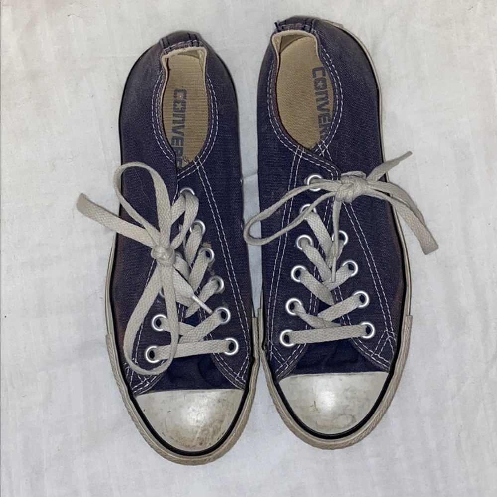 Navy blue converse